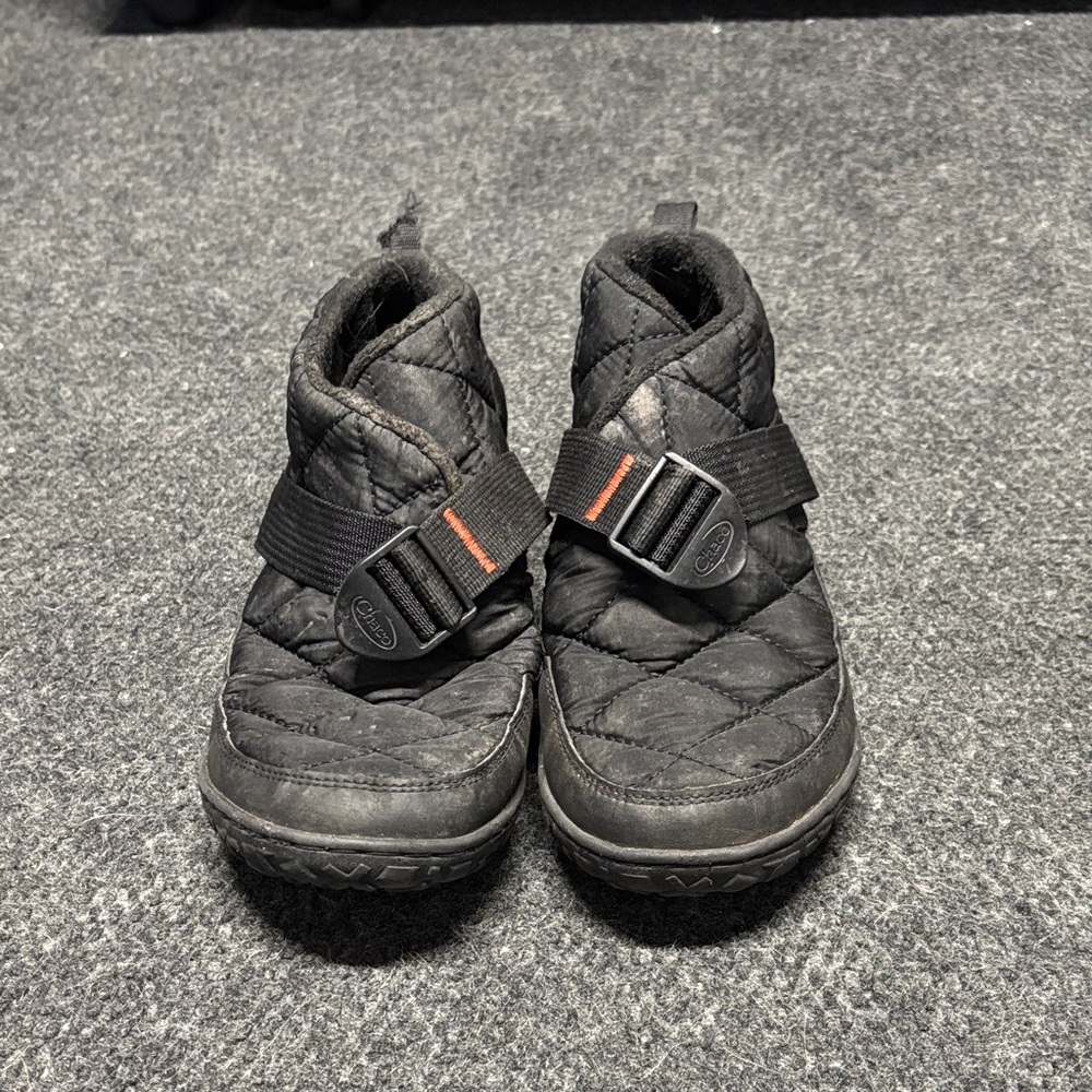 Black Quilted Shoes with Thermal Lining
